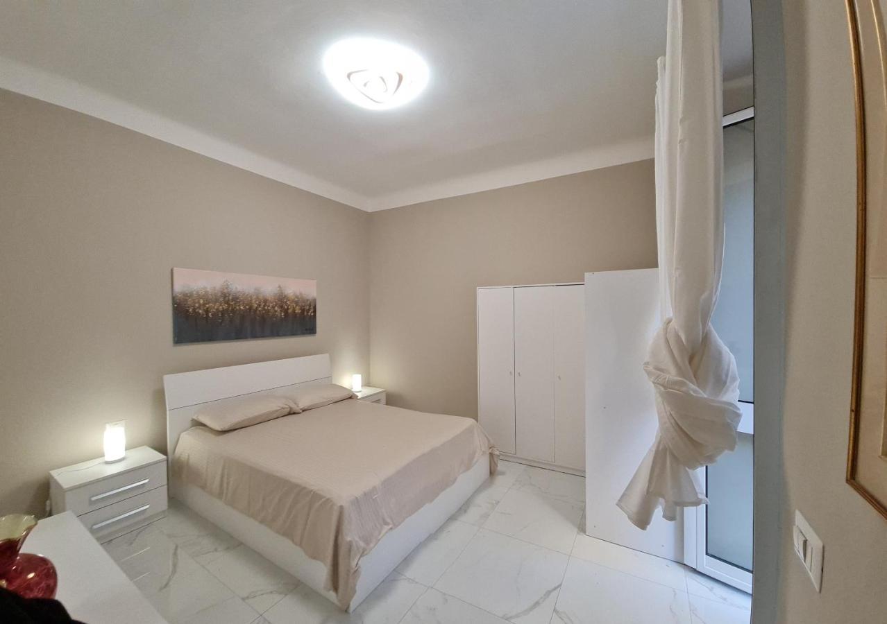 Ampio Appartamento Con 2 Posti Auto E Cortile Génova Exterior foto